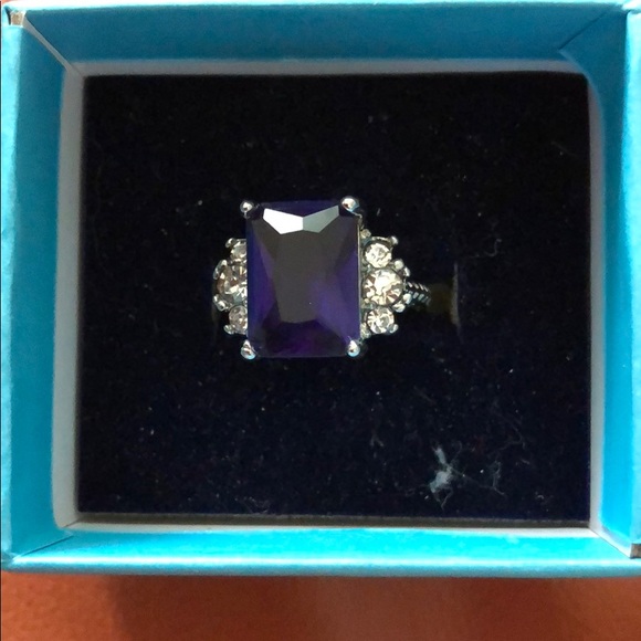 Jewelry - Ring